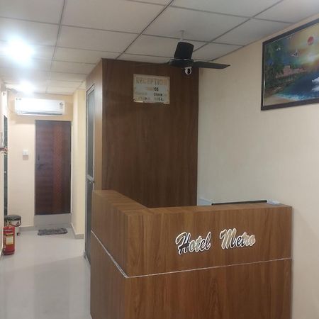 Hotel Metro Althan Surate Exterior foto